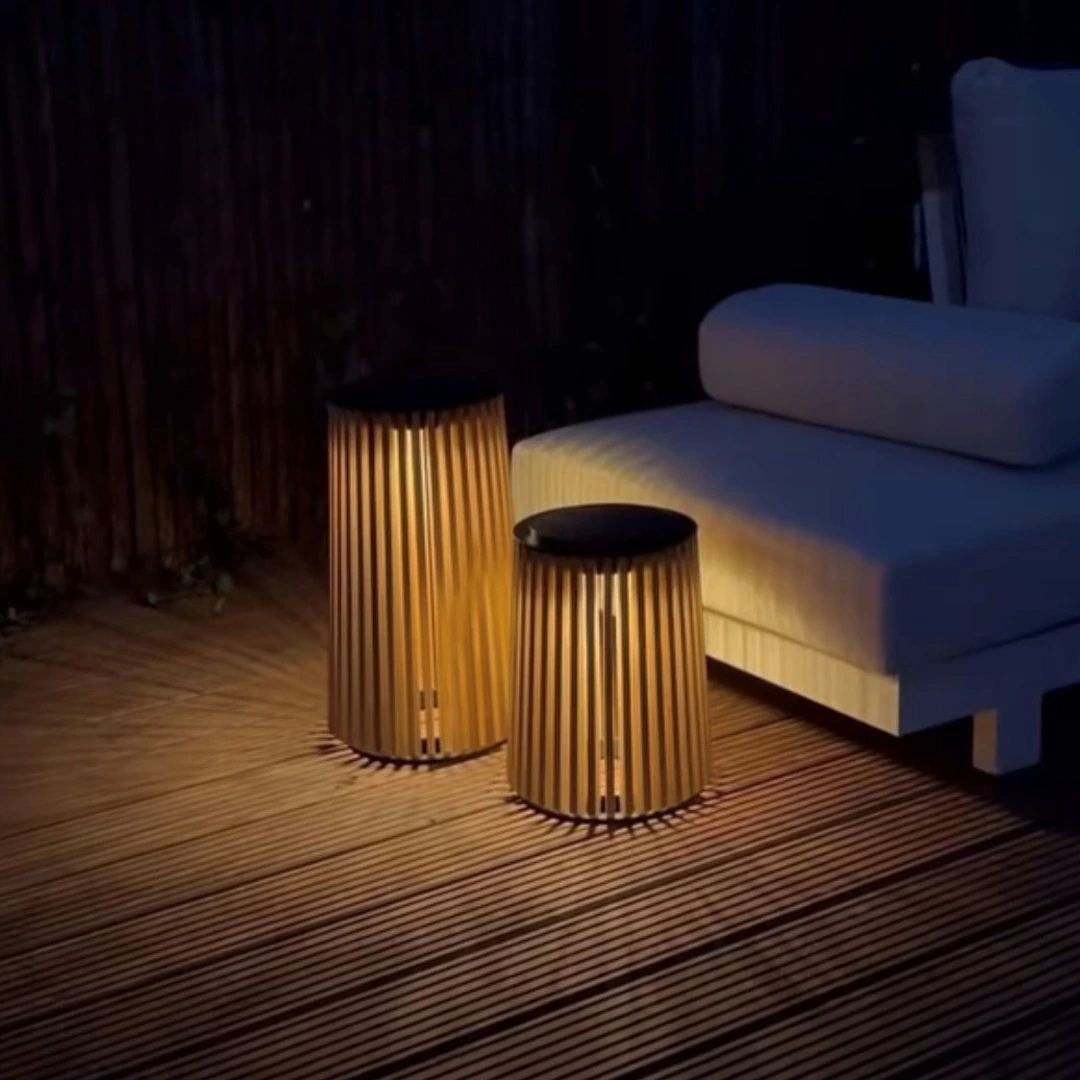 houten lamp buiten
